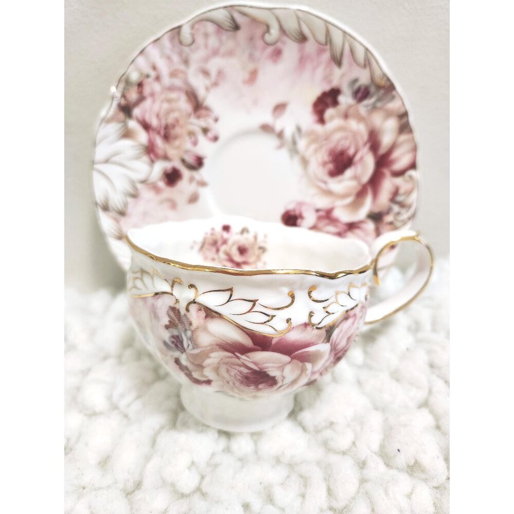 Scallop Tea Cup Pink Cabbage Roses Gold Accent Verdici